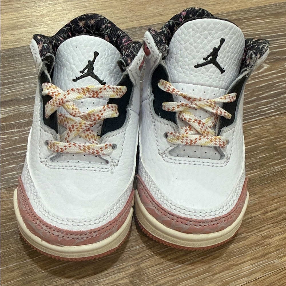 Jordan Kids Sneakers in White and Pink